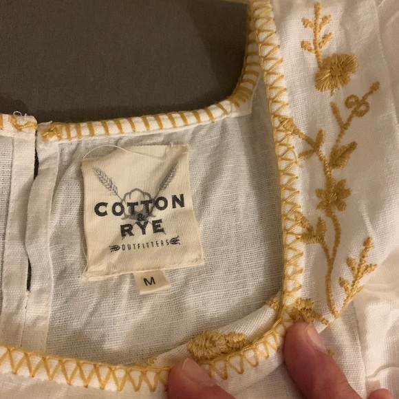 Embroidered blouse - Picture 4 of 4